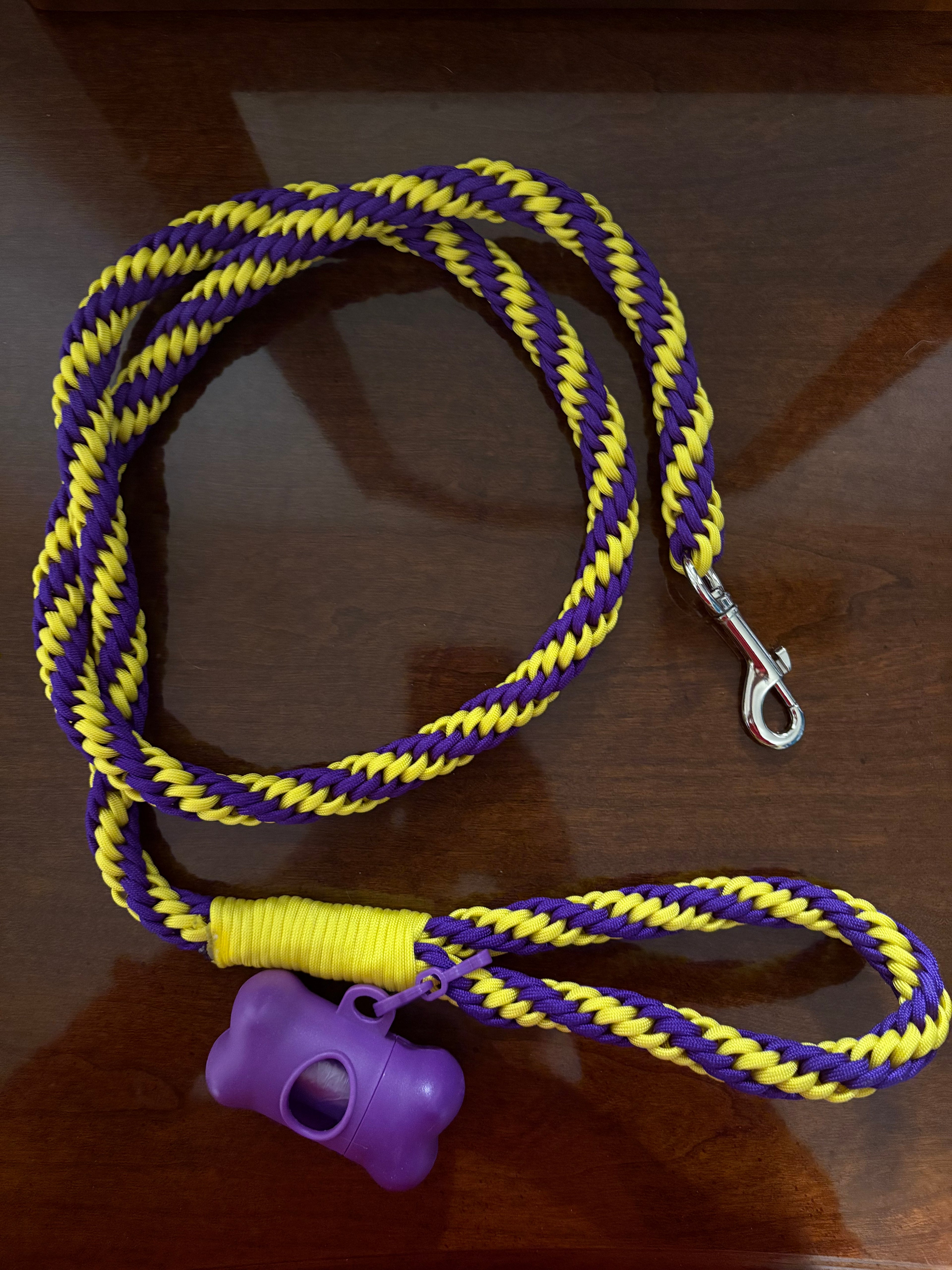 DOG PARACORD DOG LEASHES