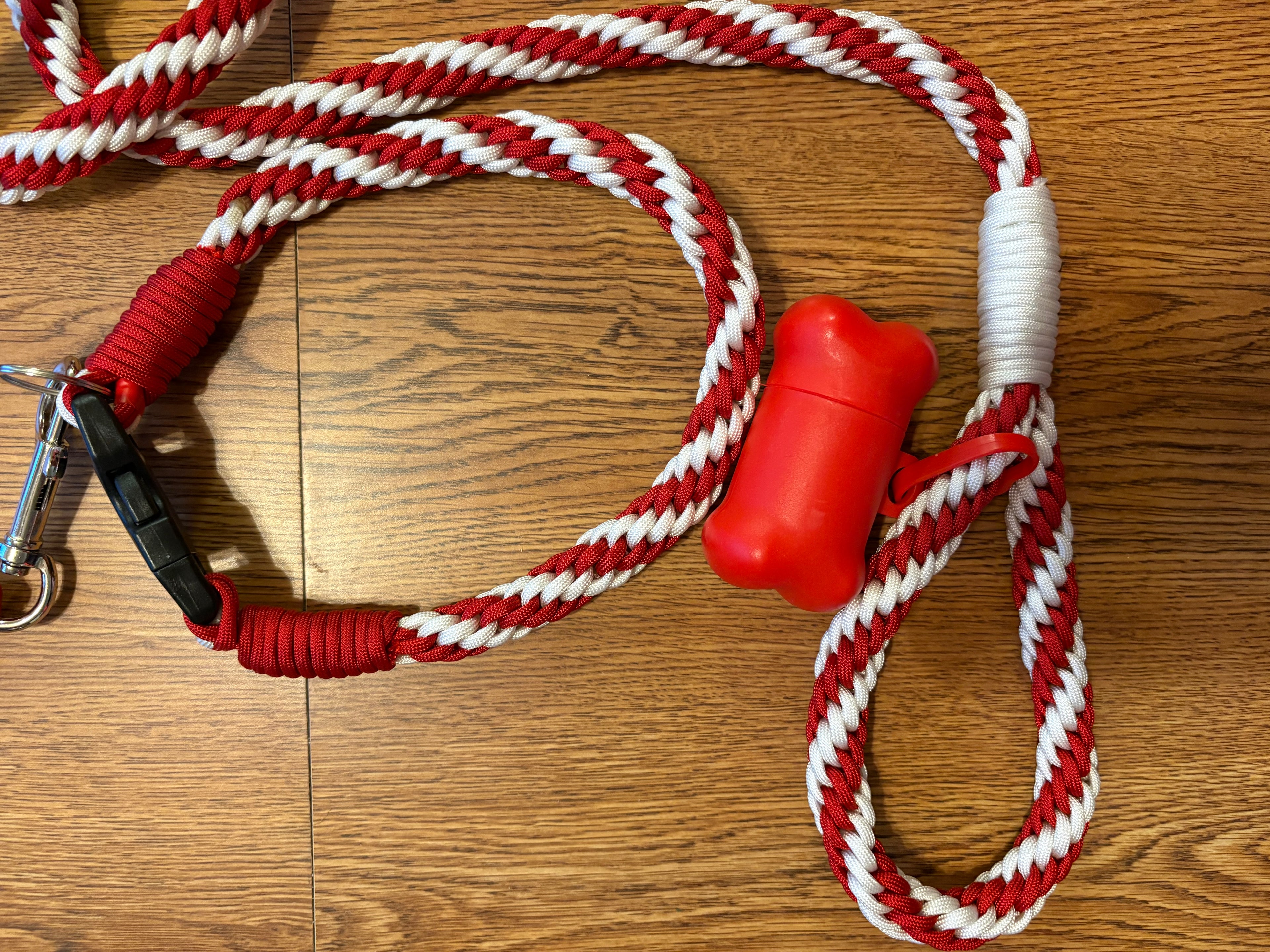 DOG PARACORD DOG LEASHES